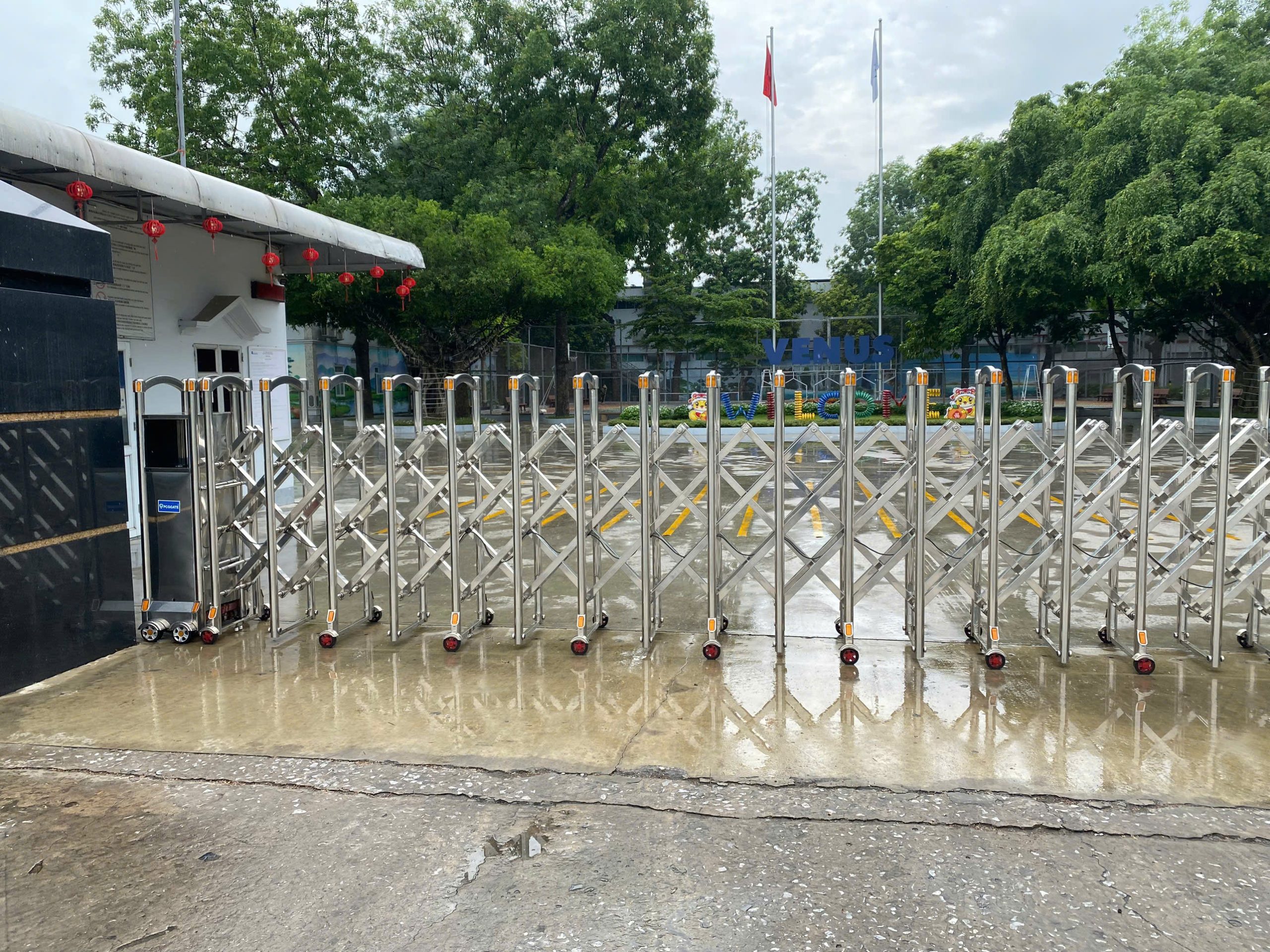 sửa chữa cổng xếp inox hà nam 